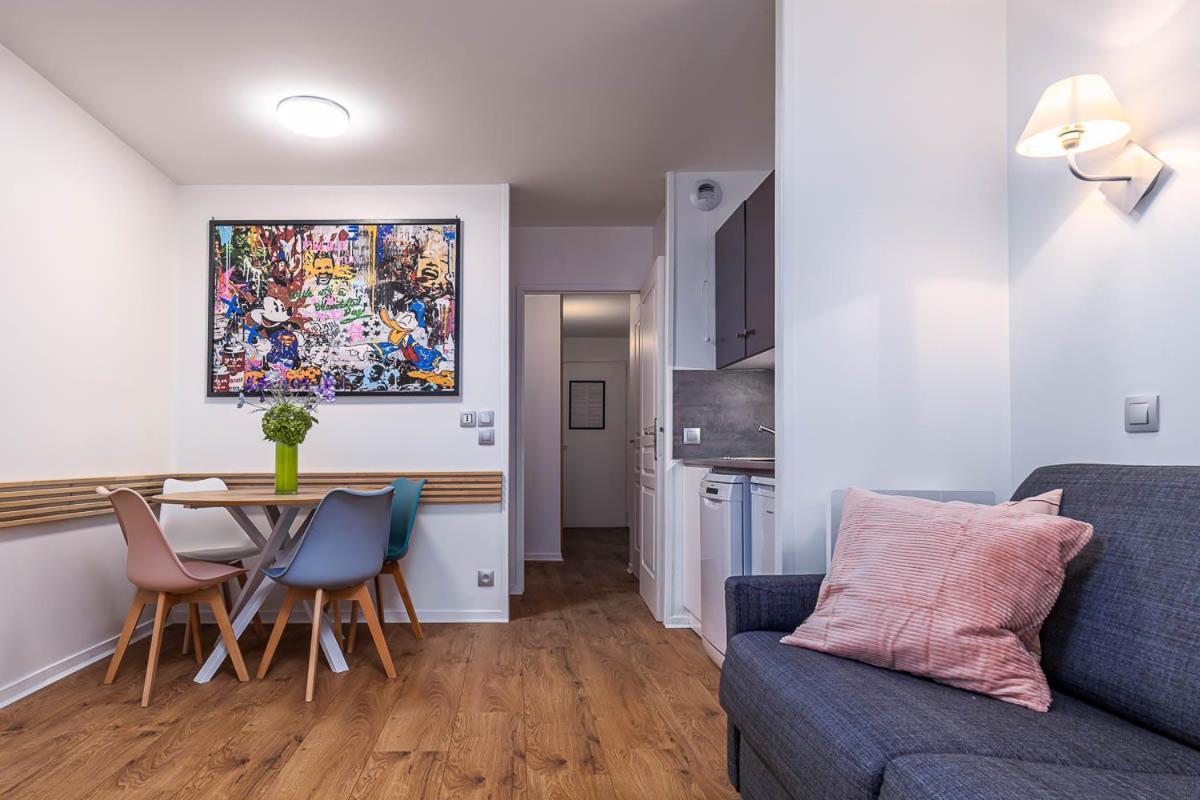 Disneyland Appartements Familial Avec Piscine Interieur Chauffe, Parking Gratuit A 5 Minutes Des Parcs Serris Exterior foto