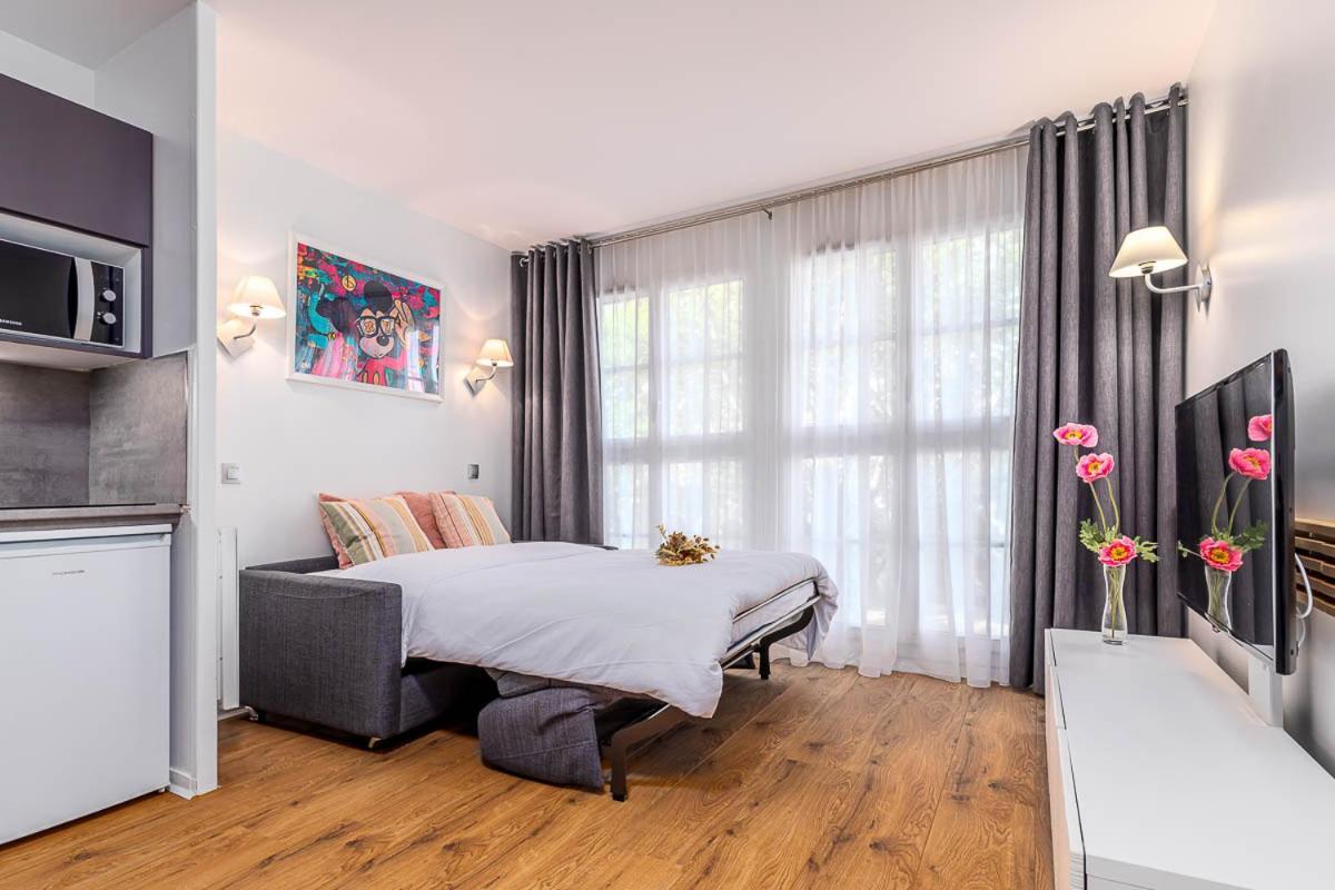 Disneyland Appartements Familial Avec Piscine Interieur Chauffe, Parking Gratuit A 5 Minutes Des Parcs Serris Exterior foto