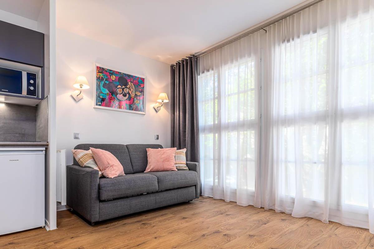 Disneyland Appartements Familial Avec Piscine Interieur Chauffe, Parking Gratuit A 5 Minutes Des Parcs Serris Exterior foto