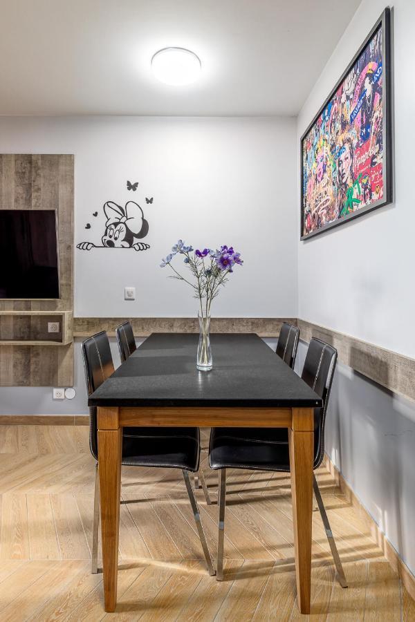 Disneyland Appartements Familial Avec Piscine Interieur Chauffe, Parking Gratuit A 5 Minutes Des Parcs Serris Exterior foto