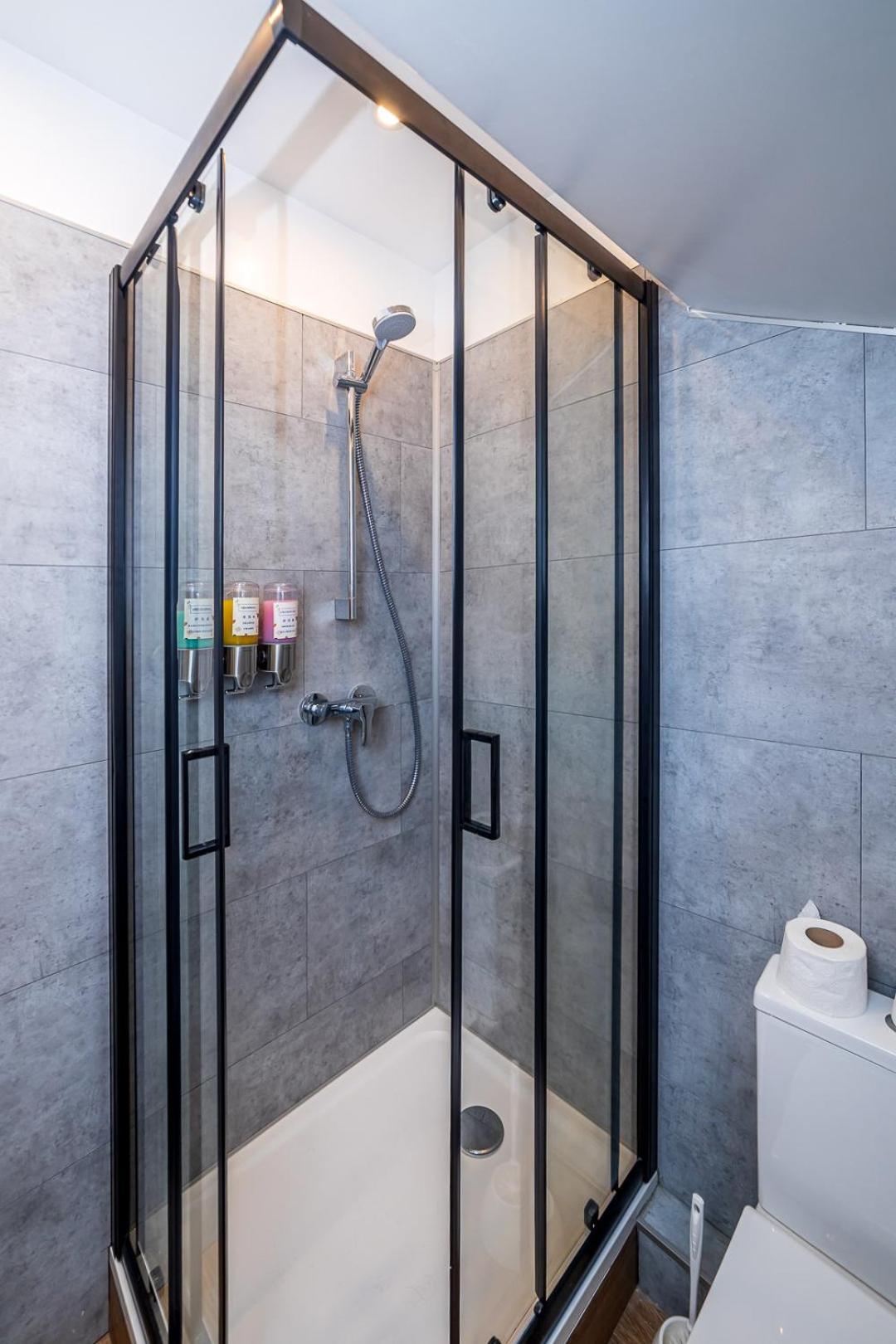 Disneyland Appartements Familial Avec Piscine Interieur Chauffe, Parking Gratuit A 5 Minutes Des Parcs Serris Exterior foto