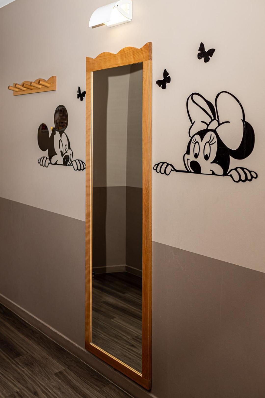 Disneyland Appartements Familial Avec Piscine Interieur Chauffe, Parking Gratuit A 5 Minutes Des Parcs Serris Exterior foto